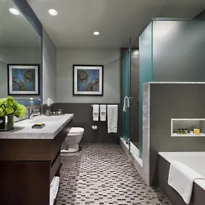 The Pearl **** New York